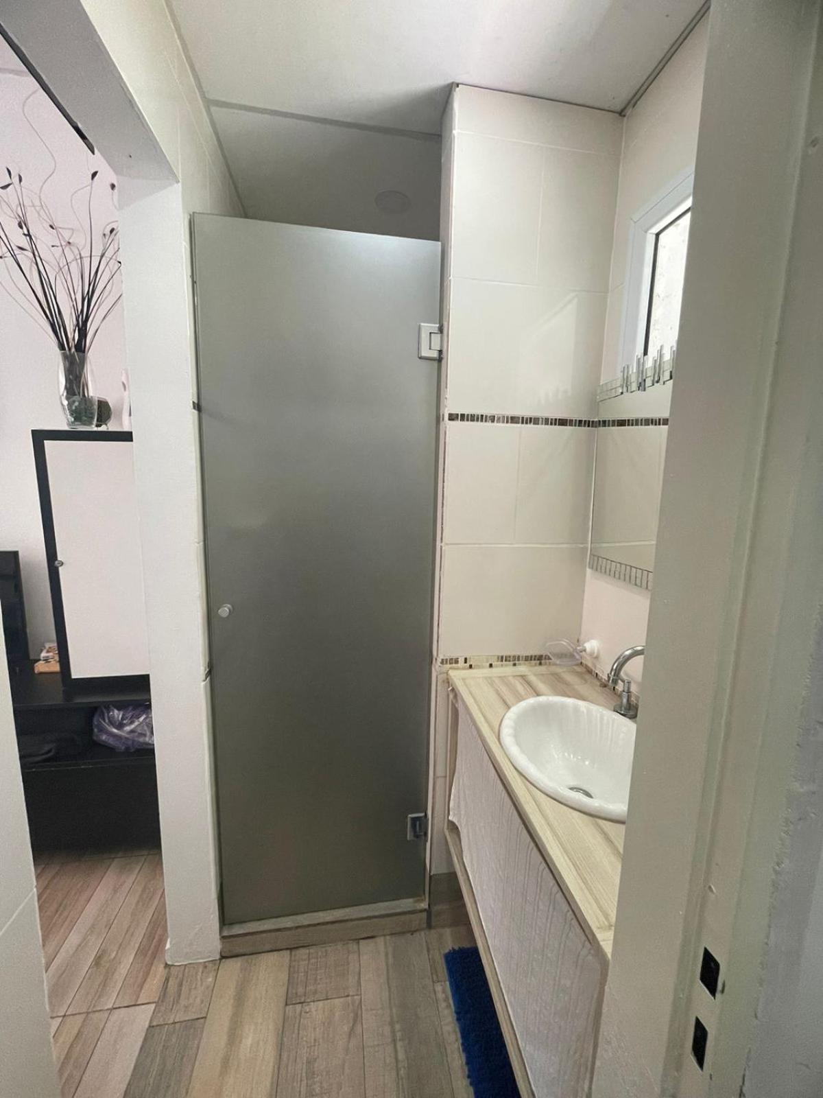 Ezeiza 1 Nuestro Lugar A 15 Minutos Del Aeropuerto Tranfer Opcional Desde Y Al Aeropuerto De Ezeiza Las 24 Horas Pet Friendly Exterior foto